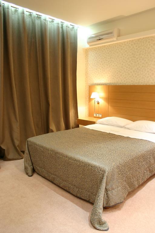 Deves Hotel Nauplion Cameră foto